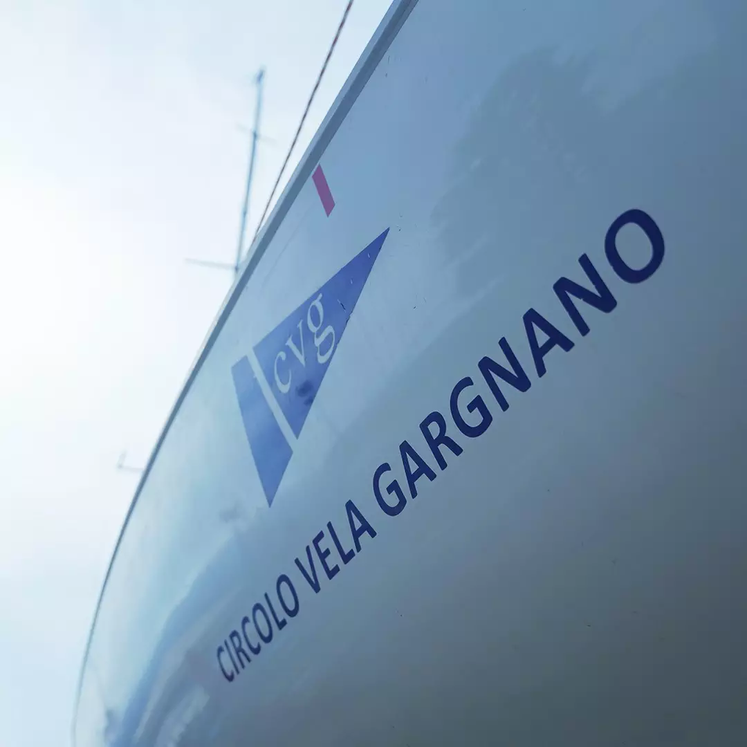 foto barca circolo vela gargnano
