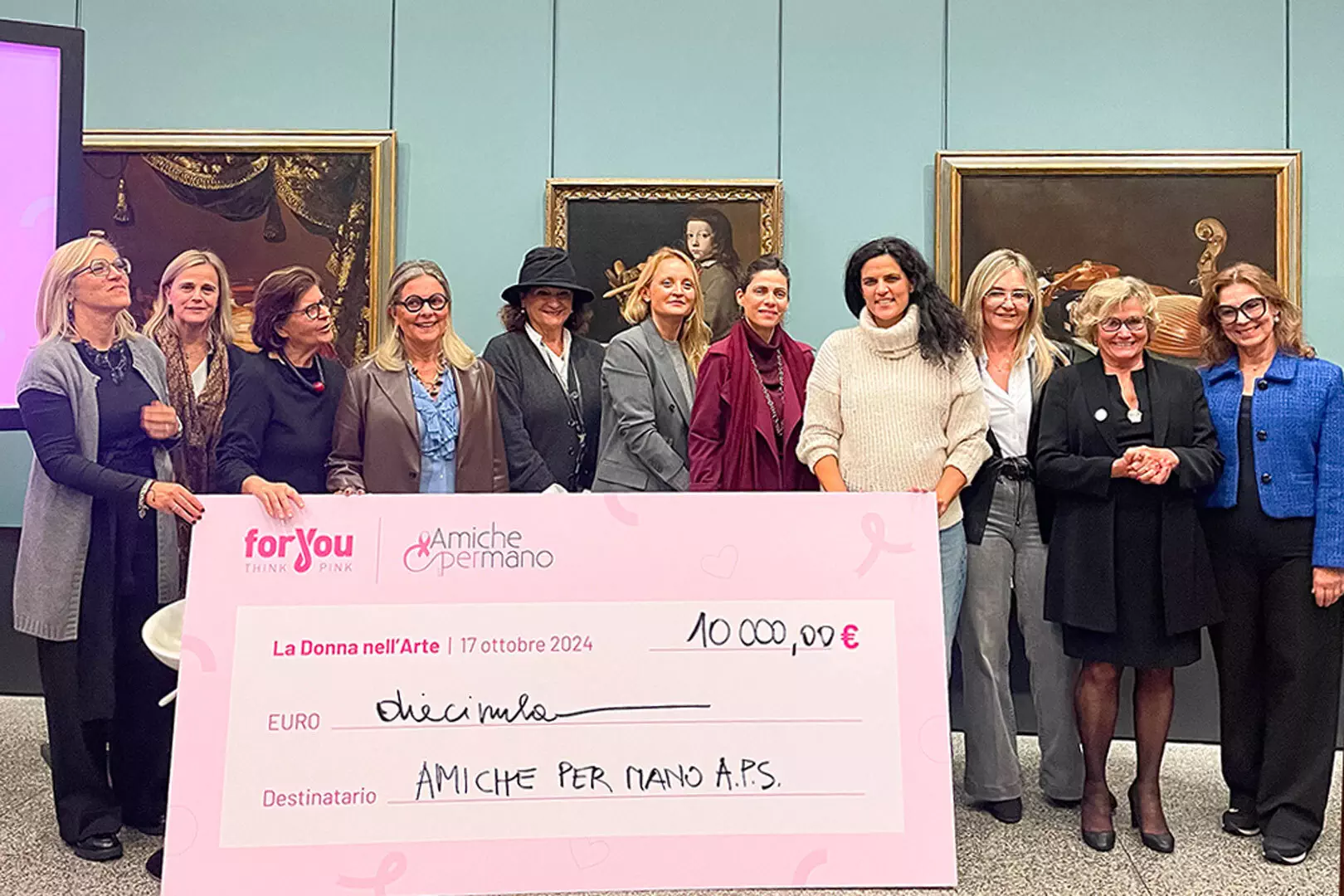 immagine mostra la donna nell'arte for you e pernice agenzia comunicazione bergamo